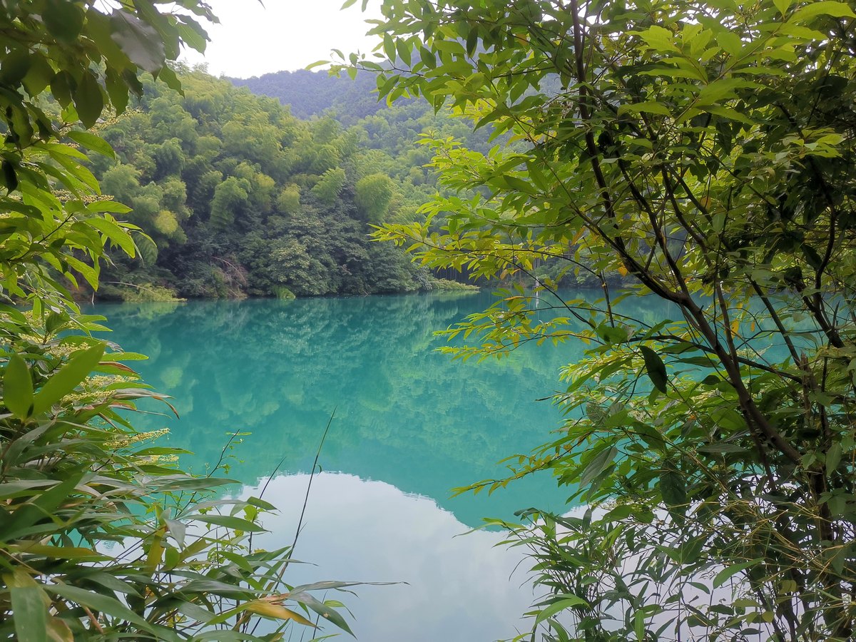 上青古道 · 碧水一汪