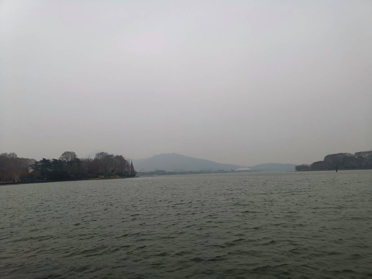 玄武湖 · 湖面远眺
