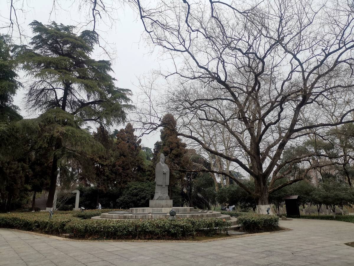 玄武湖 · 石像