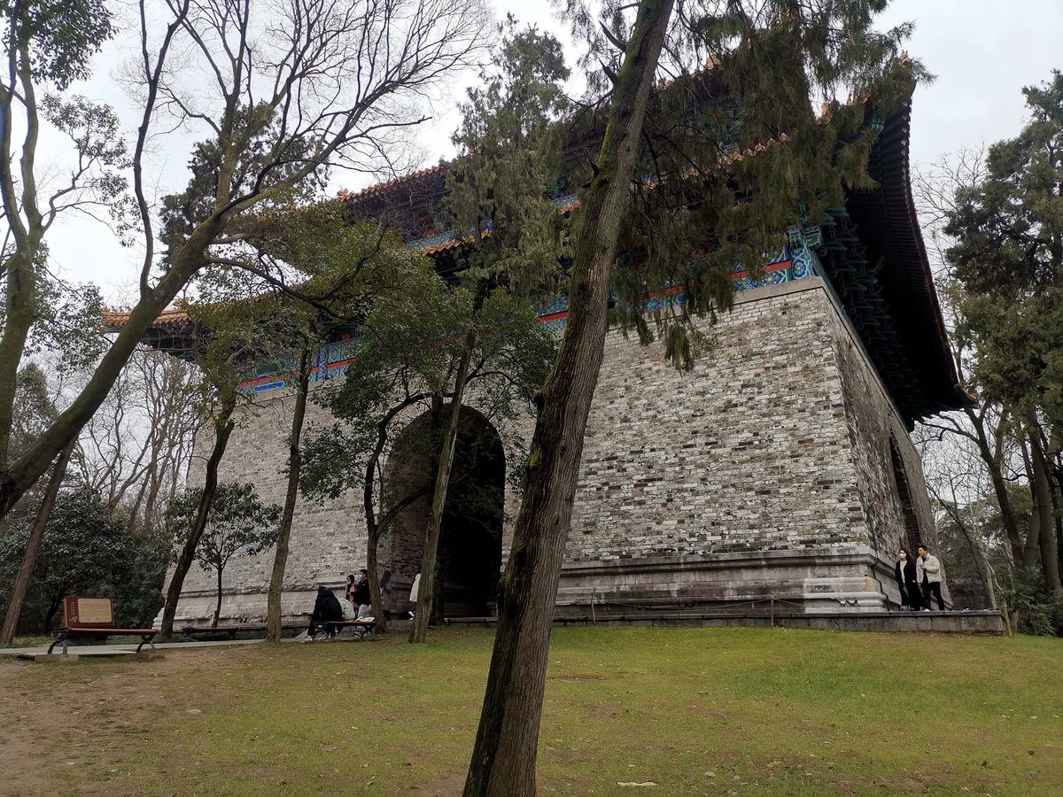 方城明楼 · 侧影