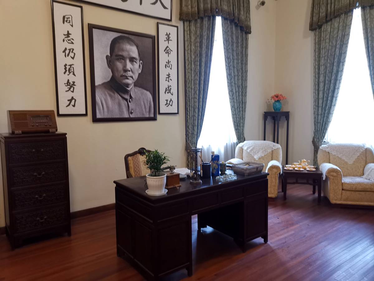 美龄宫 · 书房间