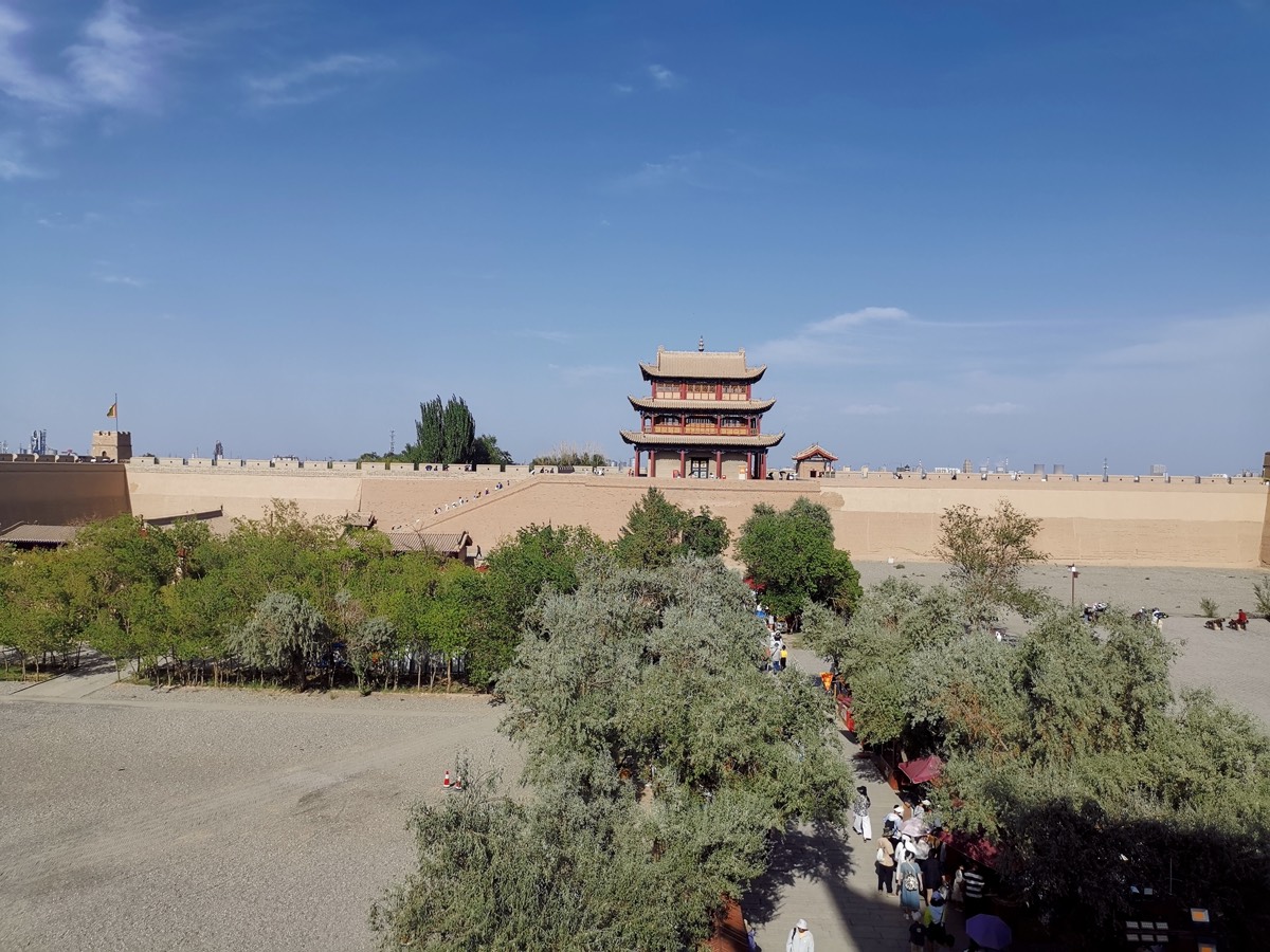 嘉峪关 · 城墙上的楼阁
