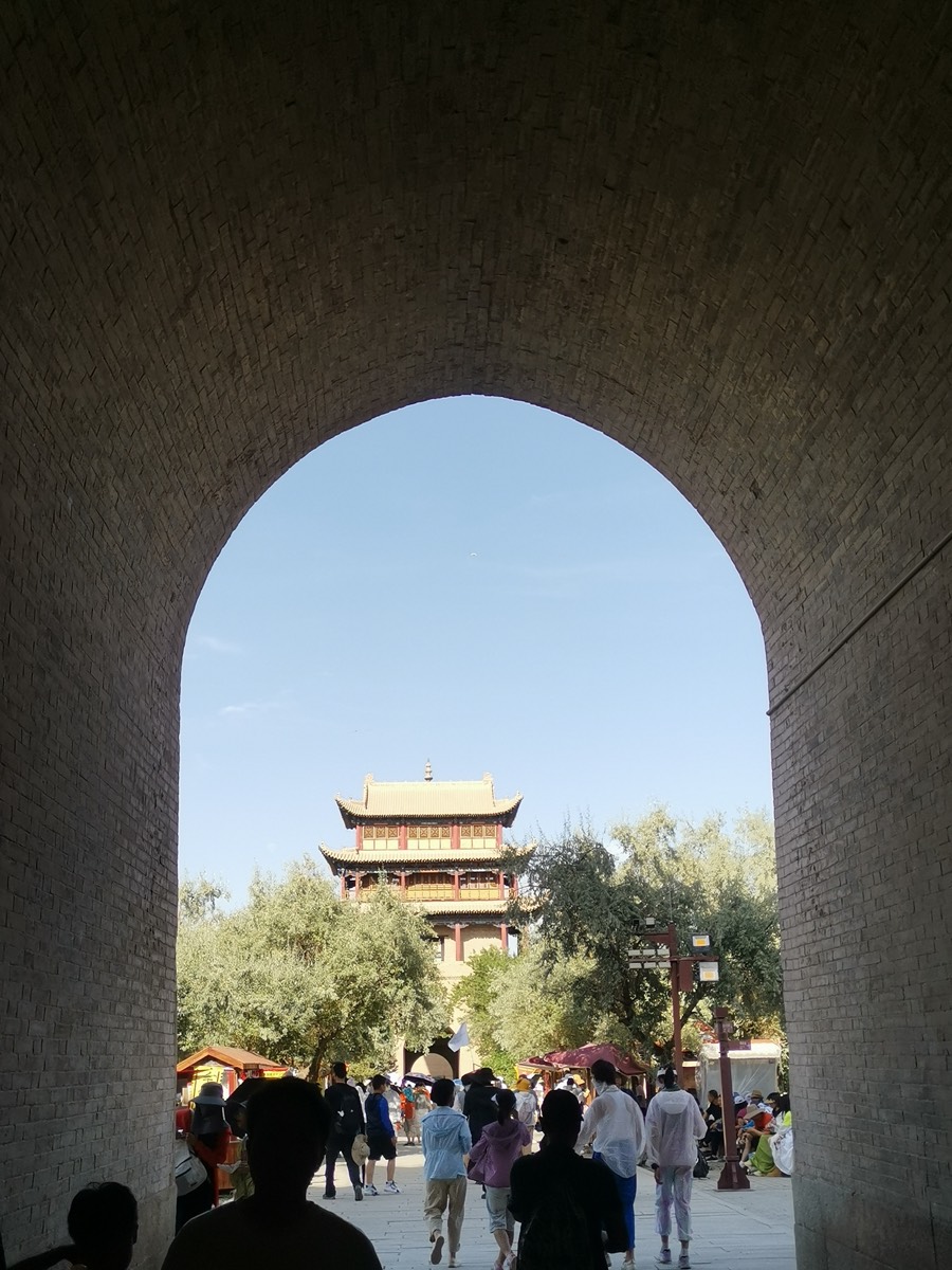 嘉峪关 · 券洞框景
